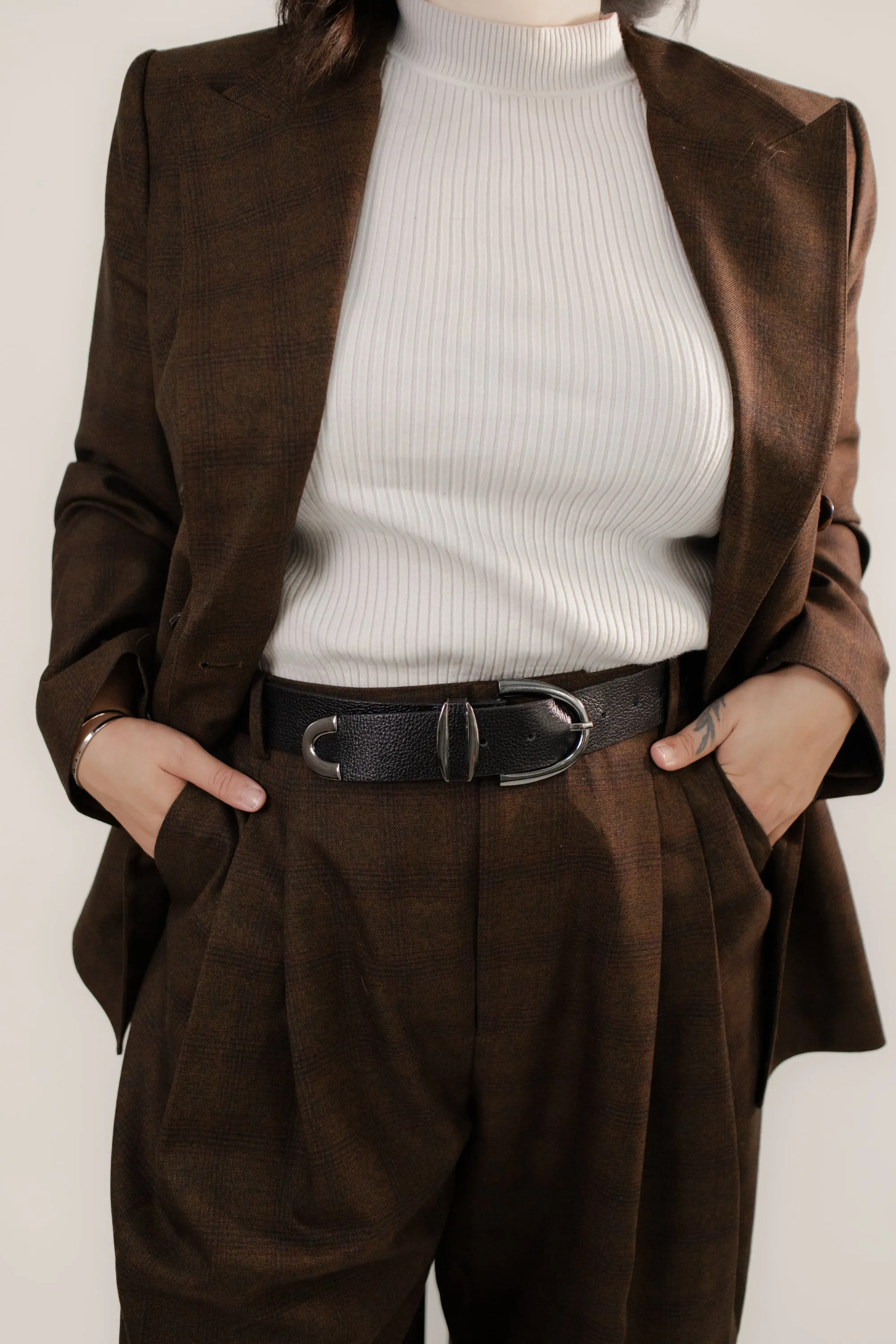 Arch Buckle Leather Belt - Black - Size S
