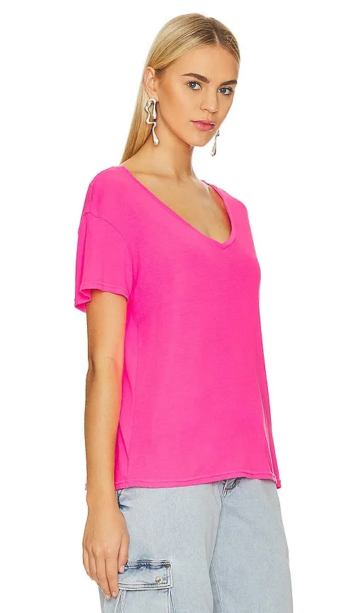 Chaser V Neck Tee in Pink